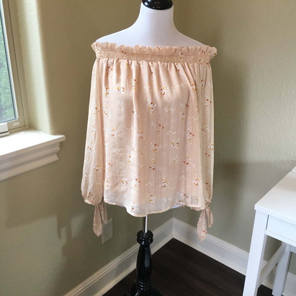 Wayf Off the Shoulder Top - Picture 3 of 5